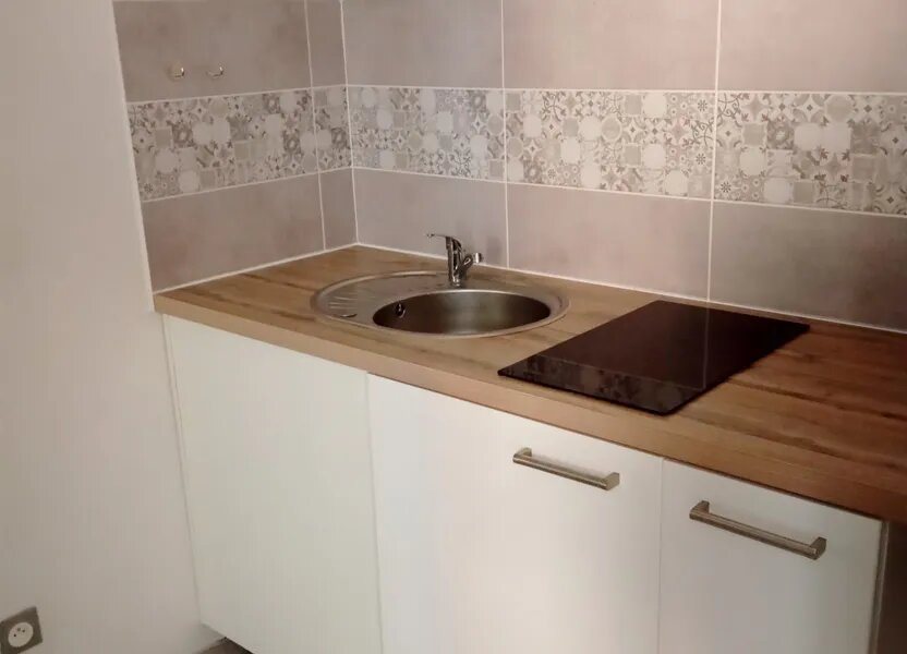 Appartement à louer, 20m², La Crau