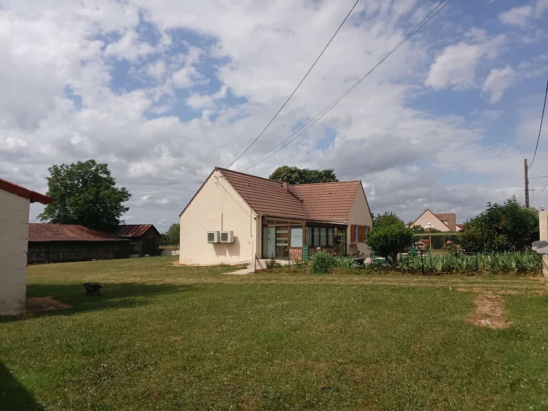 Maison à vendre, 117m², Nérondes