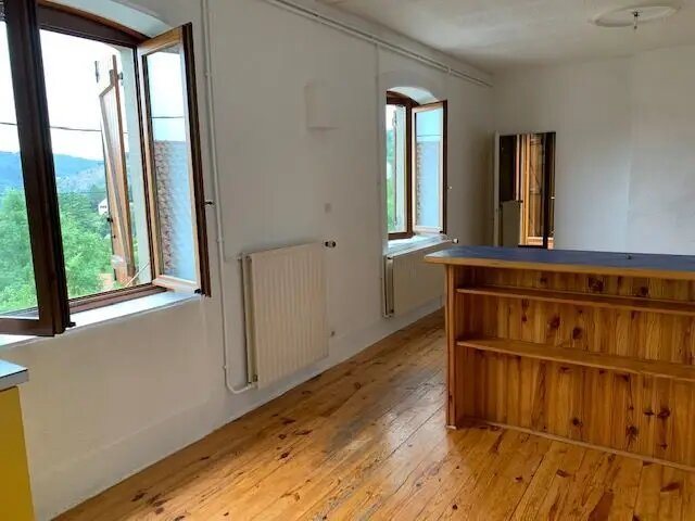 Appartement à louer, 78m², Saint-Maurice-en-Gourgois