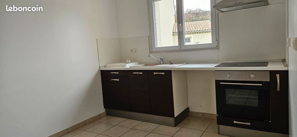 Maison à louer, 103m², Peipin