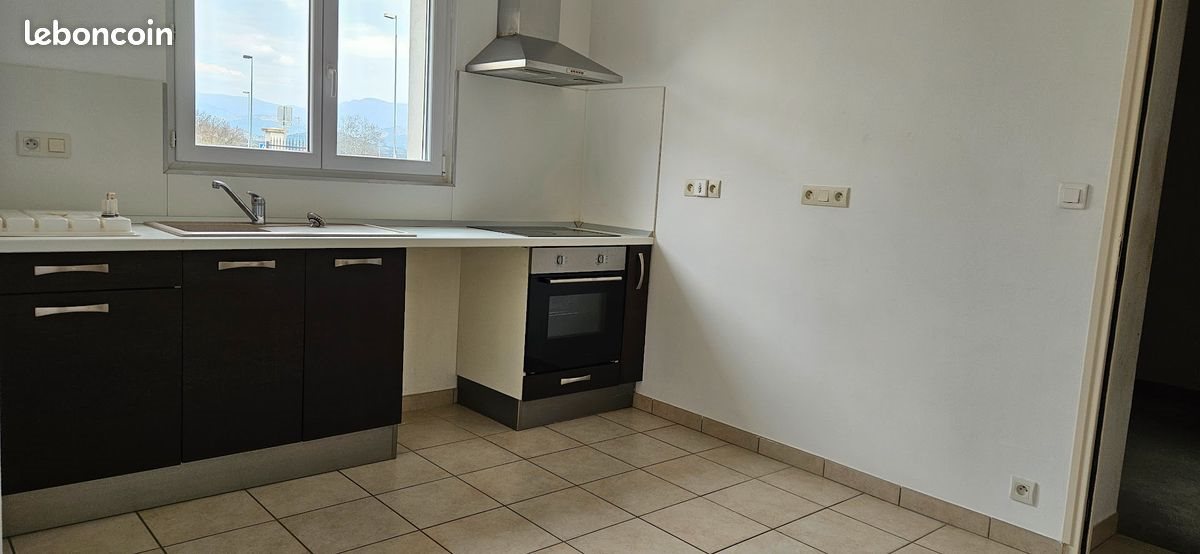 Maison à louer, 103m², Peipin