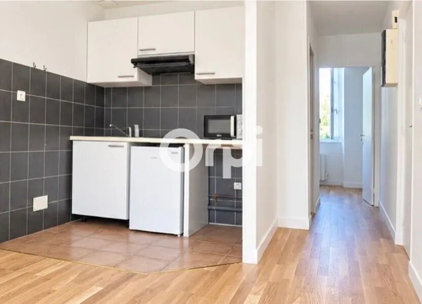 Appartement à louer, 24m², Saintes