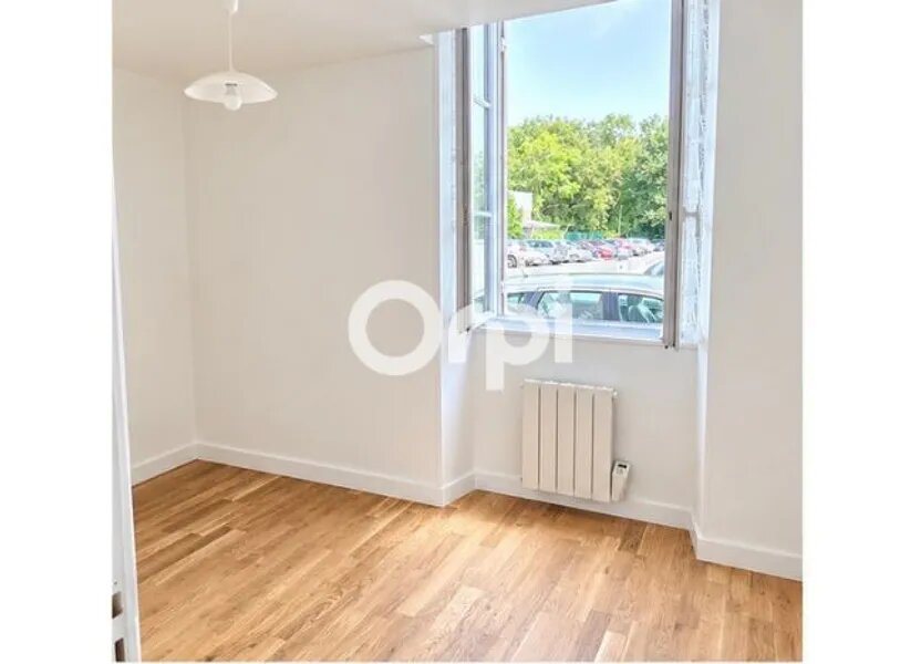 Appartement à louer, 24m², Saintes