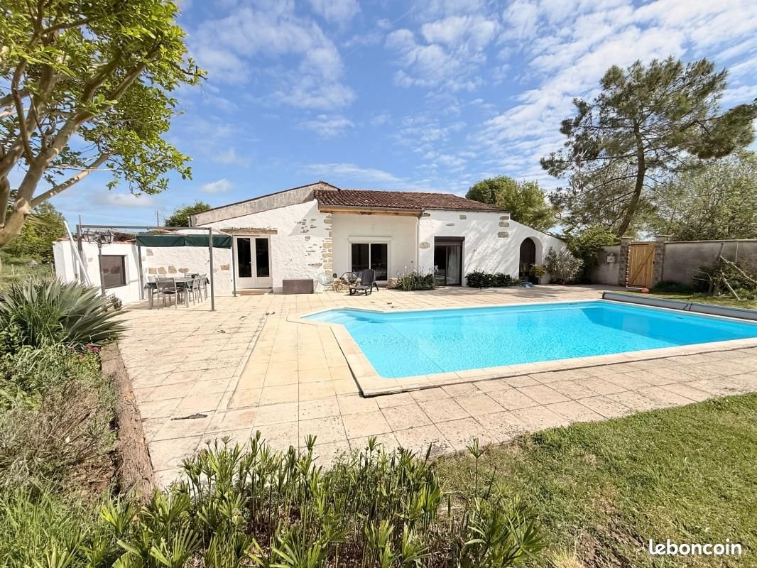 Maison à vendre, 216m², Genouillé