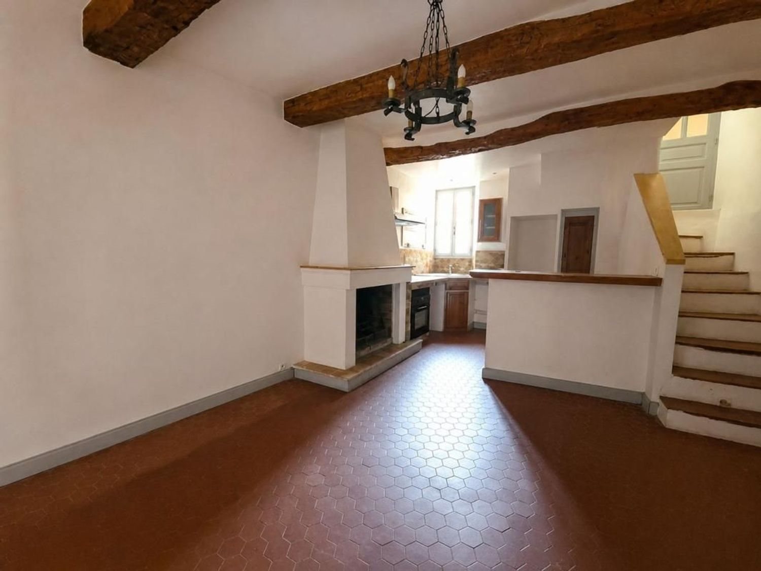 Maison à louer, 82m², Salernes