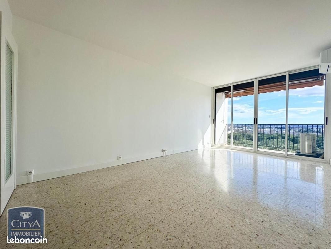 Appartement à louer, 64m², Nîmes