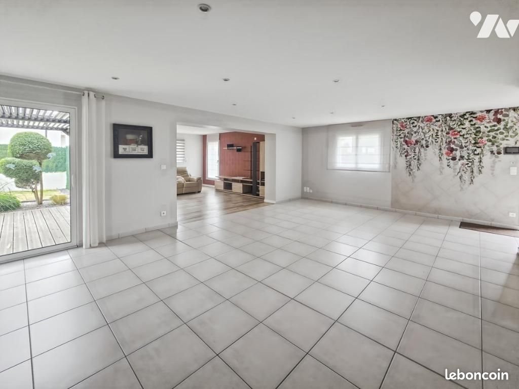Maison à vendre, 135m², Laval