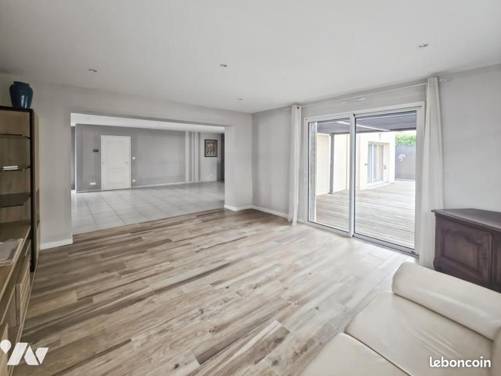 Maison à vendre, 135m², Laval