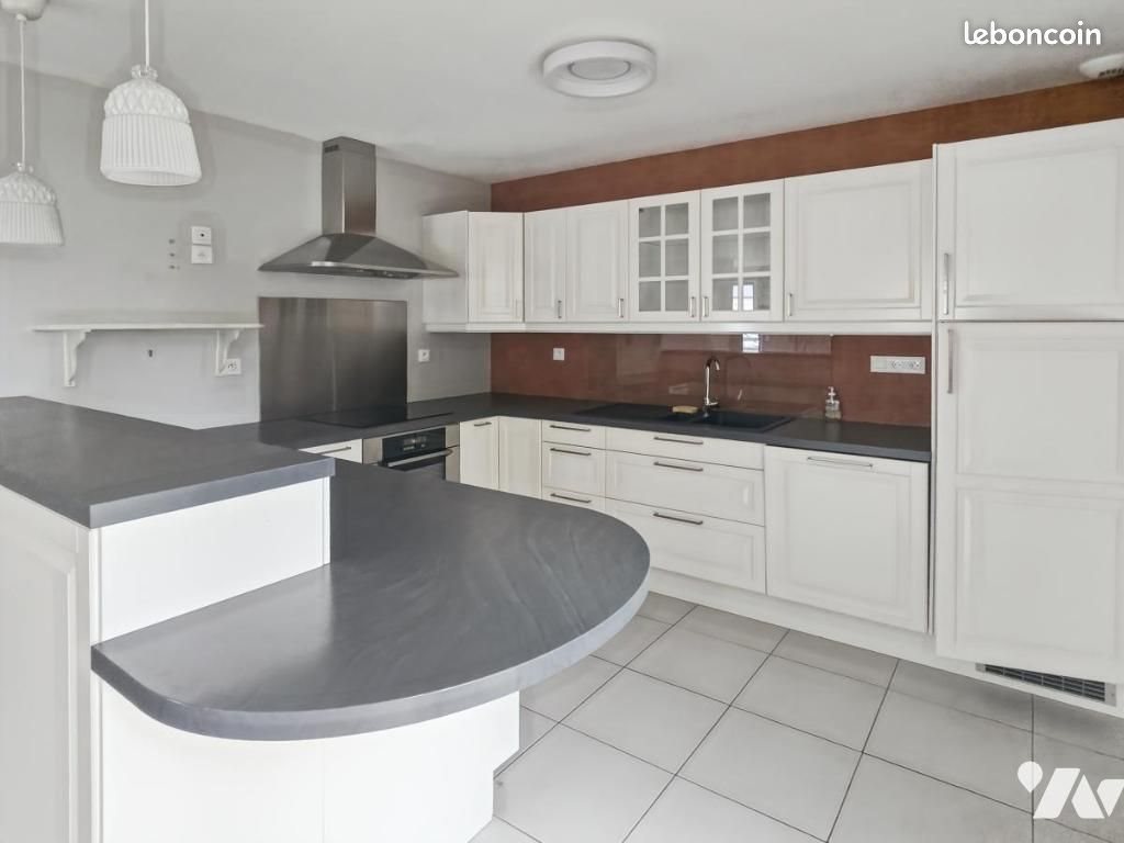 Maison à vendre, 135m², Laval