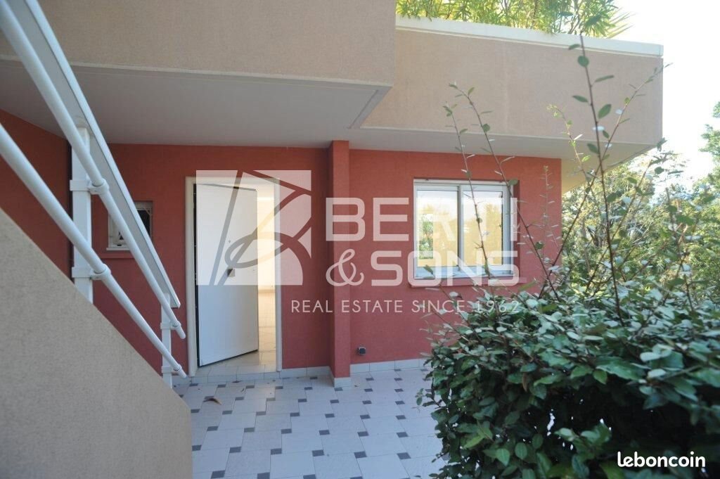 Appartement à louer, 132m², Mandelieu-la-Napoule