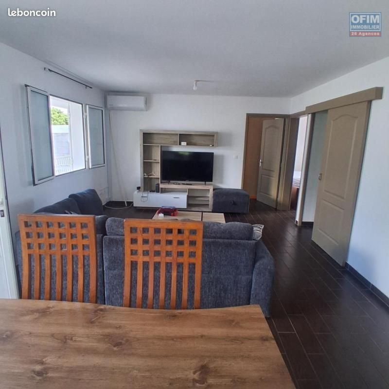 Appartement à louer, 76m², Saint-Gilles-les-Hauts