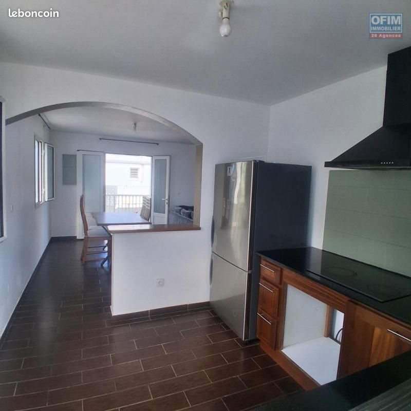Appartement à louer, 76m², Saint-Gilles-les-Hauts