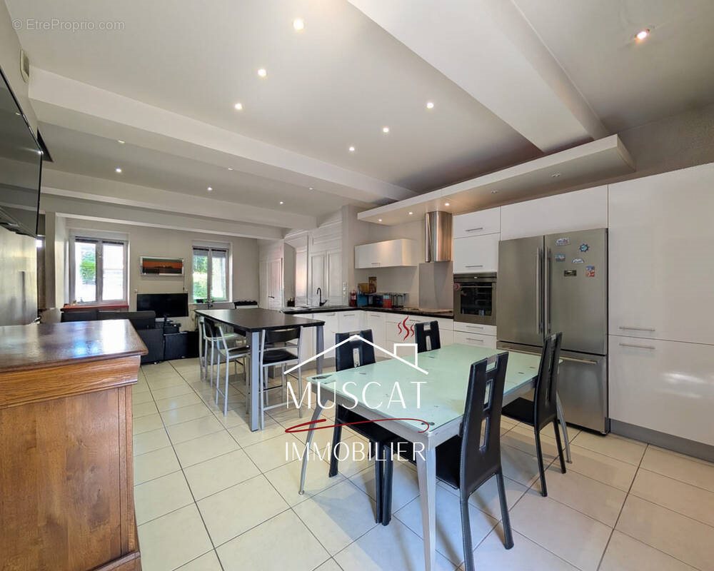 Maison à vendre, 176m², Le Péage-de-Roussillon
