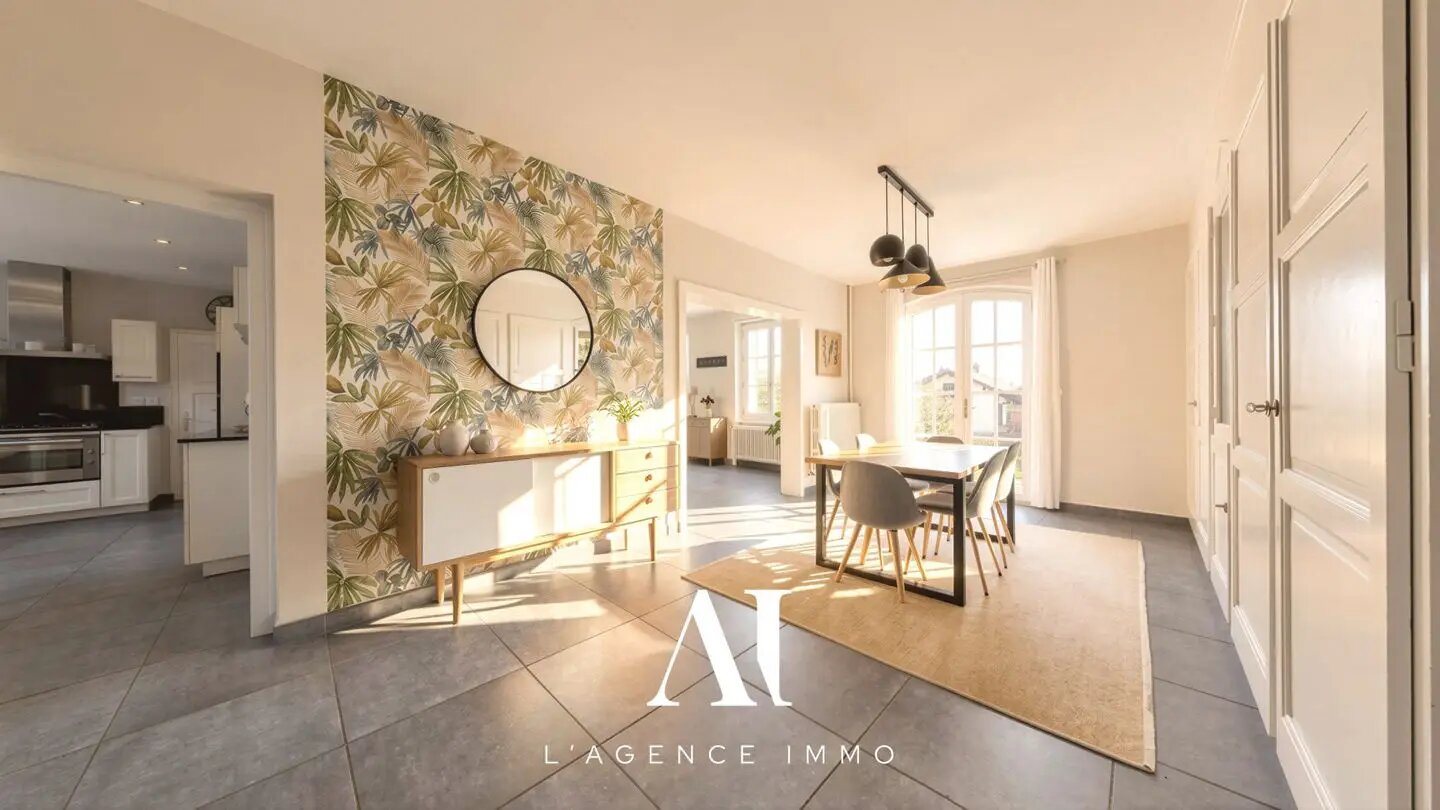 Maison à vendre, 266m², Gex