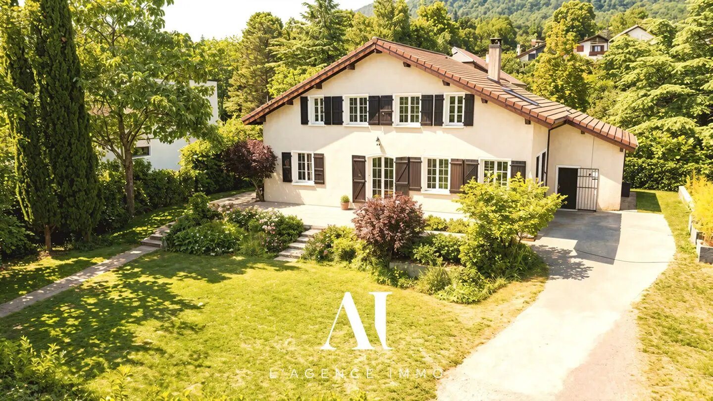 Maison à vendre, 266m², Gex