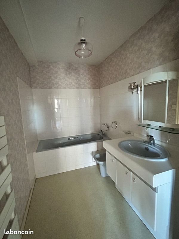 Appartement à louer, 82m², Mayenne