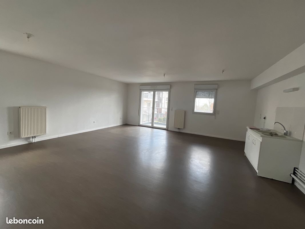 Appartement à louer, 71m², Éleu-dit-Leauwette
