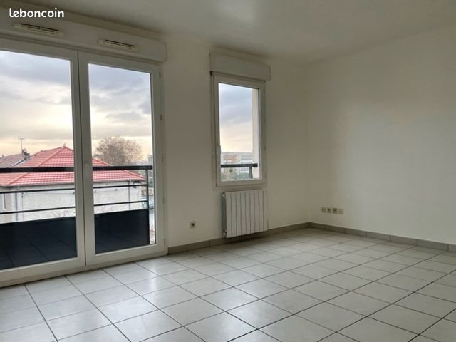 Appartement à louer, 30m², Meyzieu
