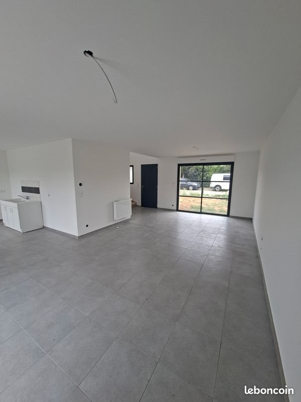 Maison à louer, 110m², Saint-Sébastien-de-Morsent
