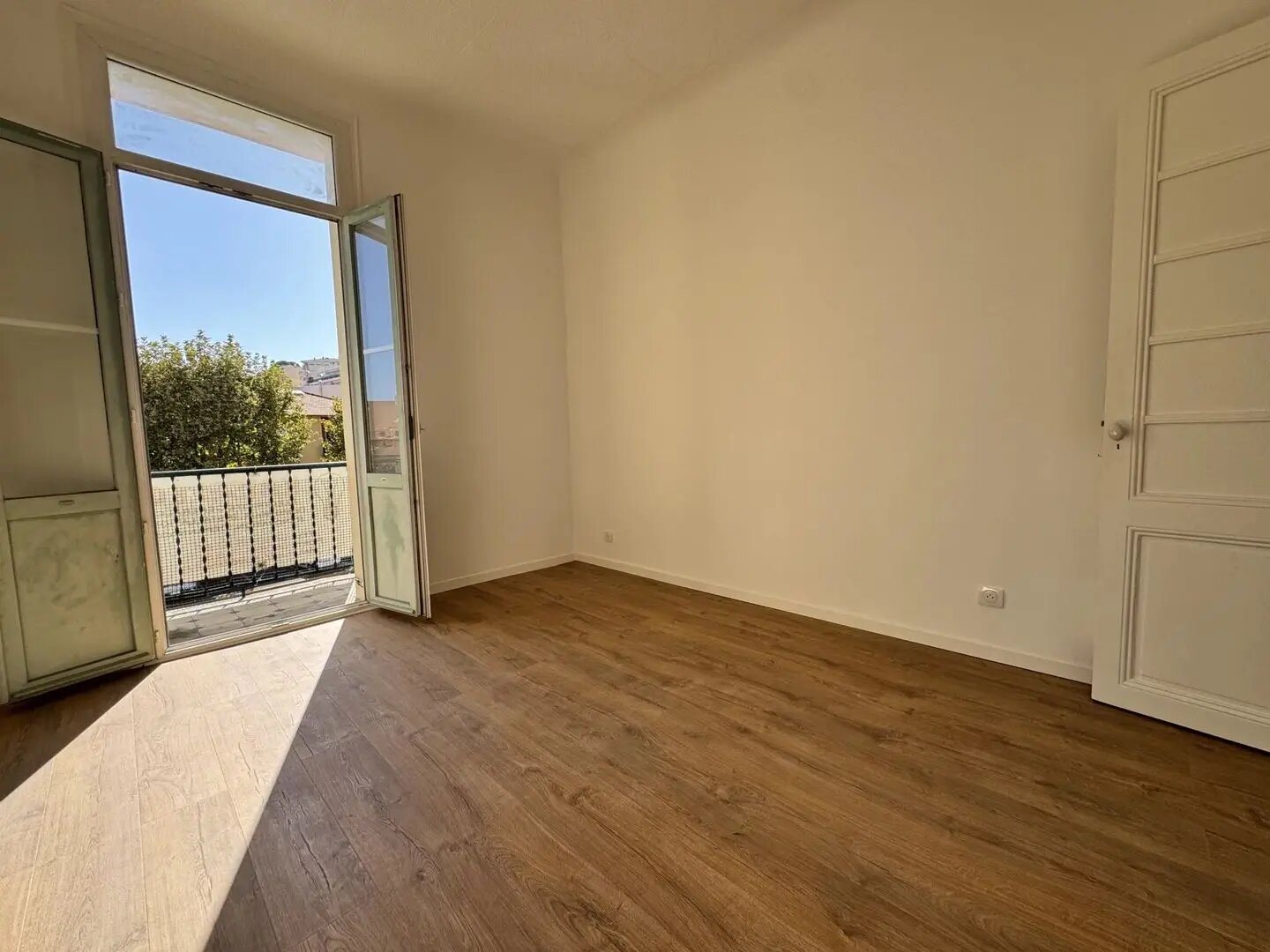 Appartement à louer, 55m², Menton