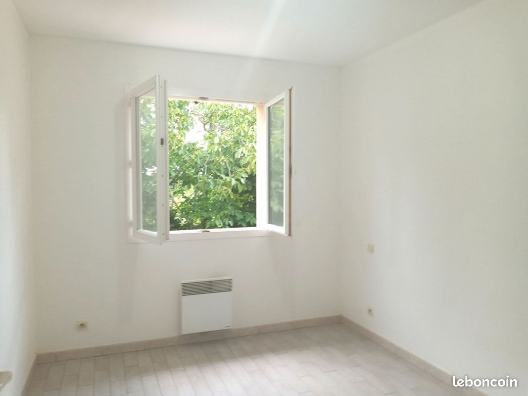 Maison à louer, 81m², Pellegrue
