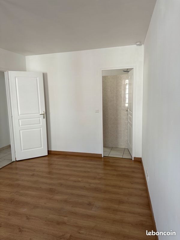 Maison à louer, 97m², Ladon