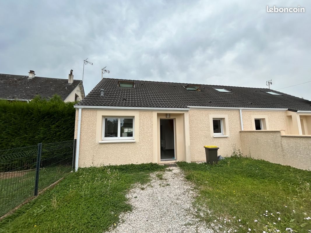 Maison à louer, 85m², Corquilleroy