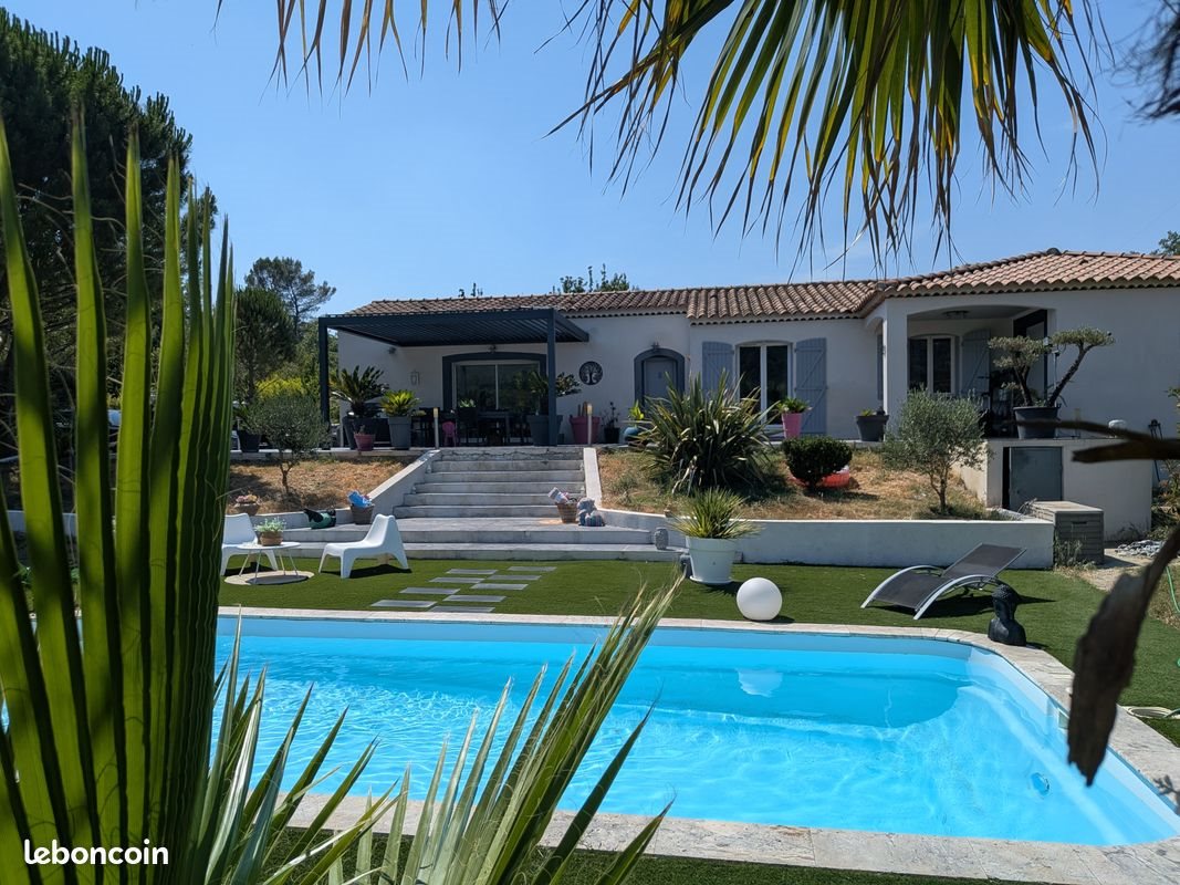 Maison à vendre, 170m², Méounes-lès-Montrieux