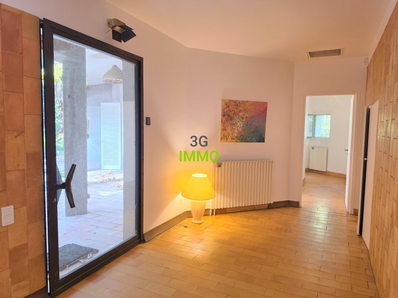 Maison à vendre, 4m², Nîmes