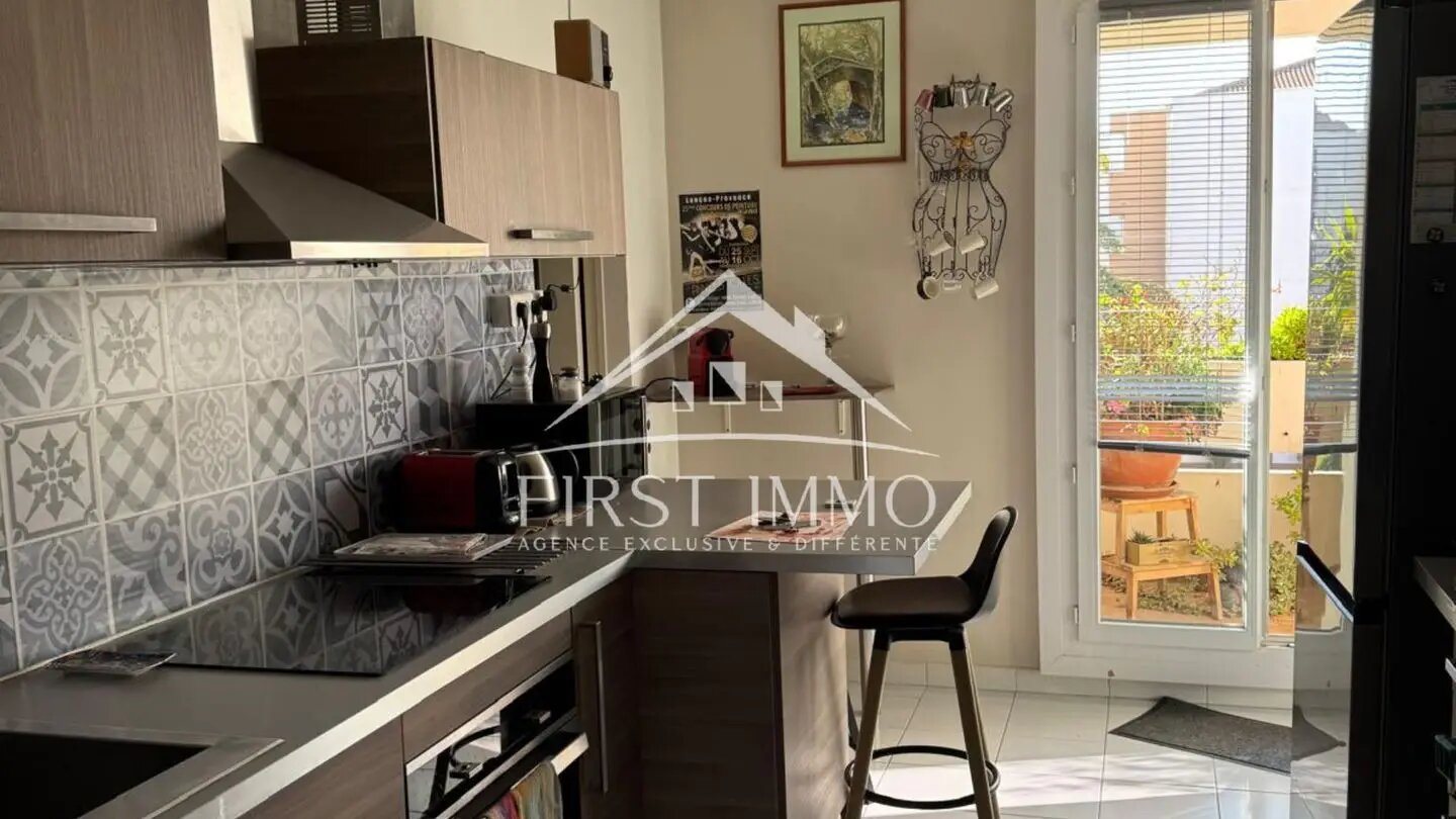 Appartement à louer, 75m², Vitrolles