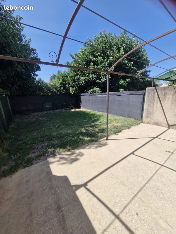 Maison à louer, 58m², Mazan