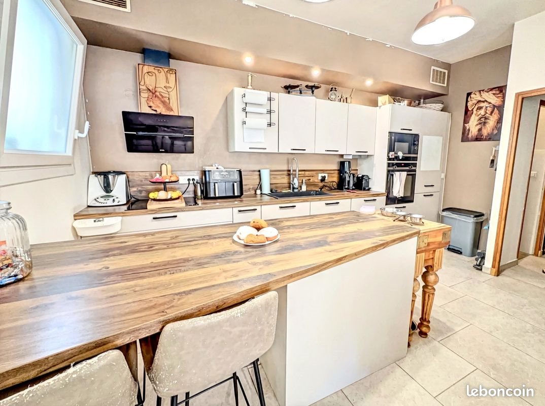 Appartement à vendre, 66m², Charleval
