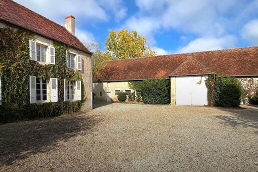Maison 12 pièces 388 m² · à Mars-sur-Allier · 388 m² · 475 000 €