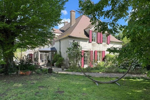 Maison 5 pièces 330 m² · à Allériot · 330 m² · 450 000 €