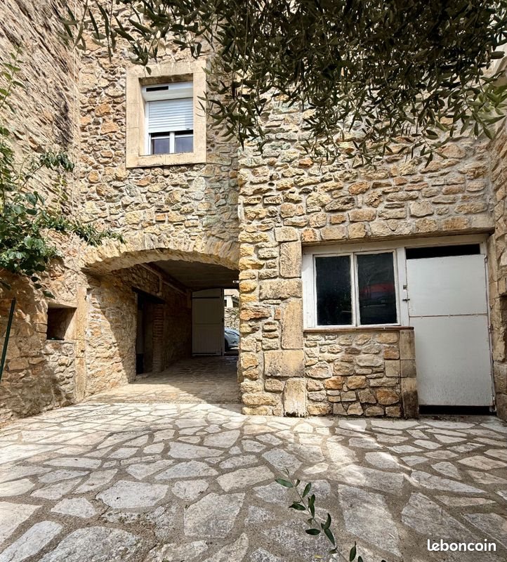 Maison à vendre, 104m², Saint-Marcel-de-Careiret