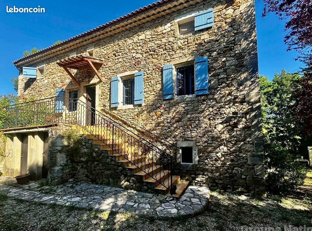 Maison à vendre, 234m², Saint-Julien-de-Peyrolas