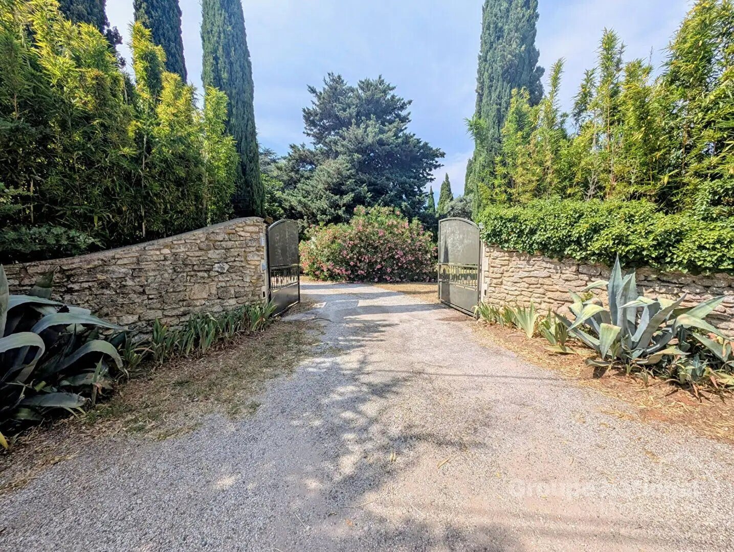 Maison à vendre, 188m², Montaren-et-Saint-Médiers