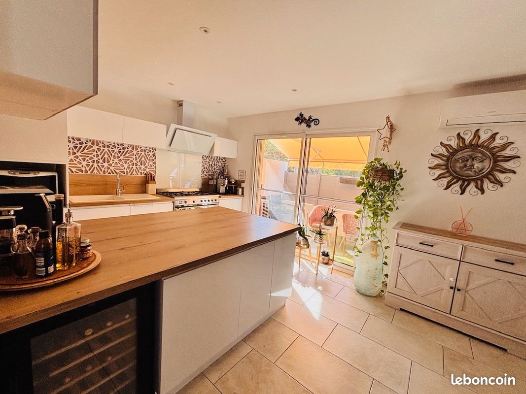 Appartement à louer, 70m², Eyguières