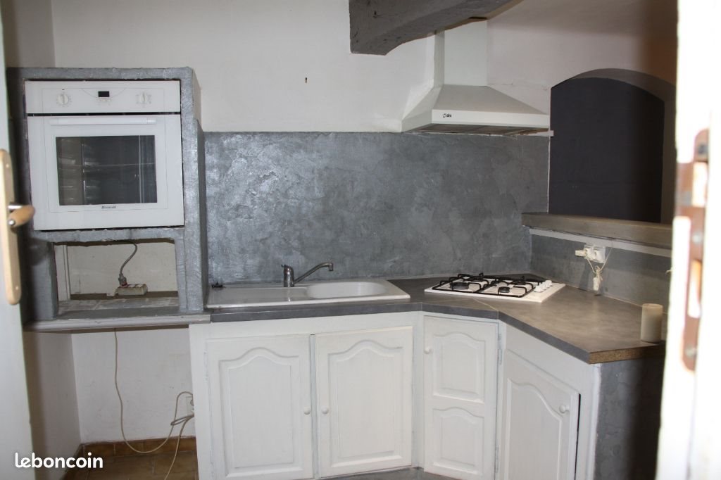 Appartement à louer, 74m², La Roquebrussanne