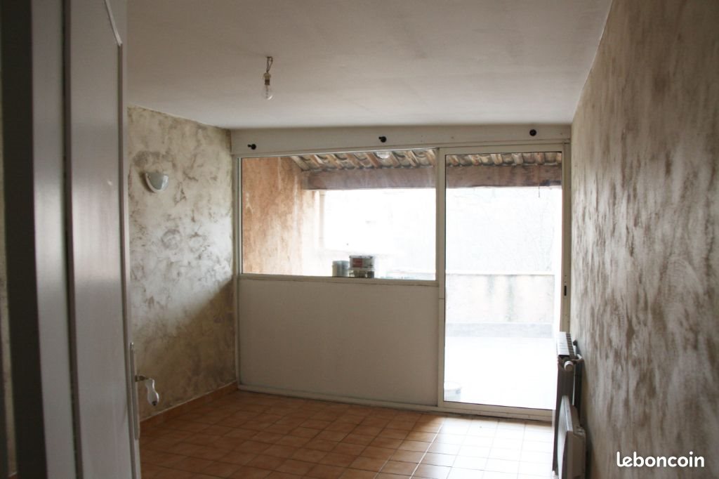 Appartement à louer, 74m², La Roquebrussanne