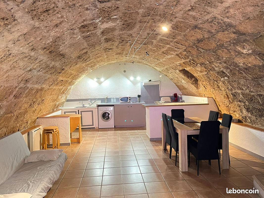 Appartement à louer, 61m², Méounes-lès-Montrieux