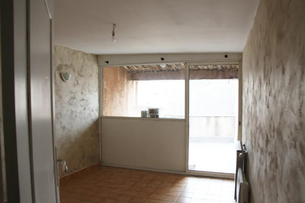 Appartement à louer, 73m², La Roquebrussanne