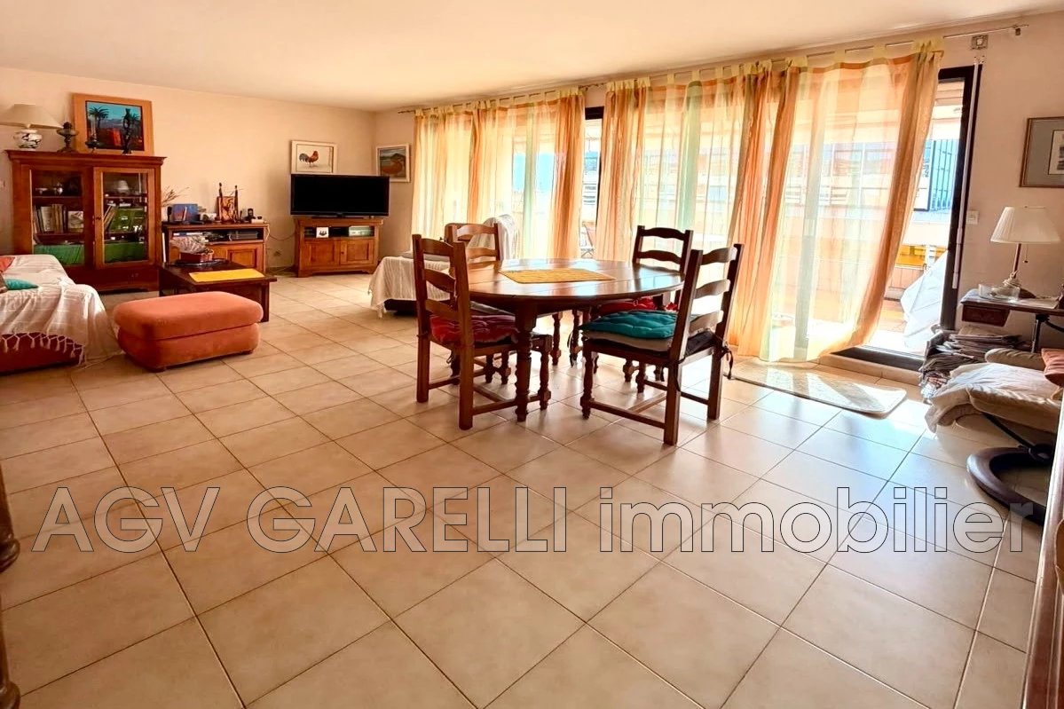 Appartement à vendre, 71m², Hyères