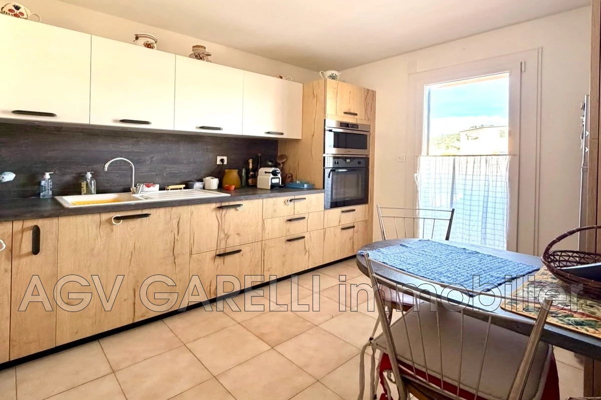 Appartement à vendre, 71m², Hyères
