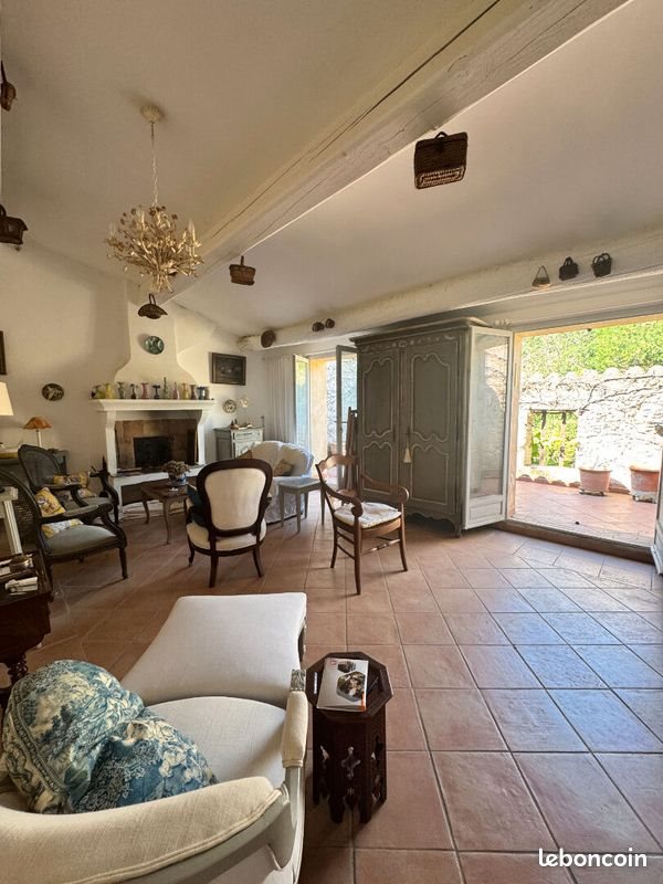 Maison à vendre, 115m², La Roquebrussanne