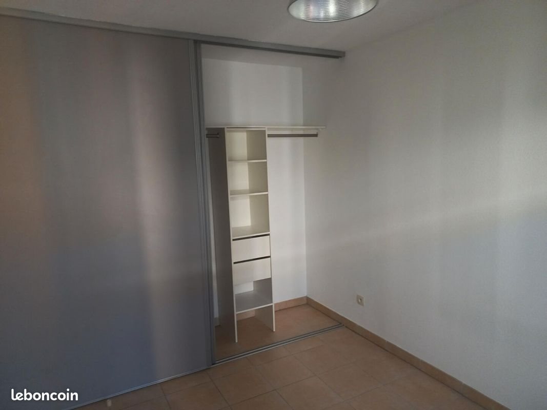 Appartement à louer, 38m², La Roquebrussanne