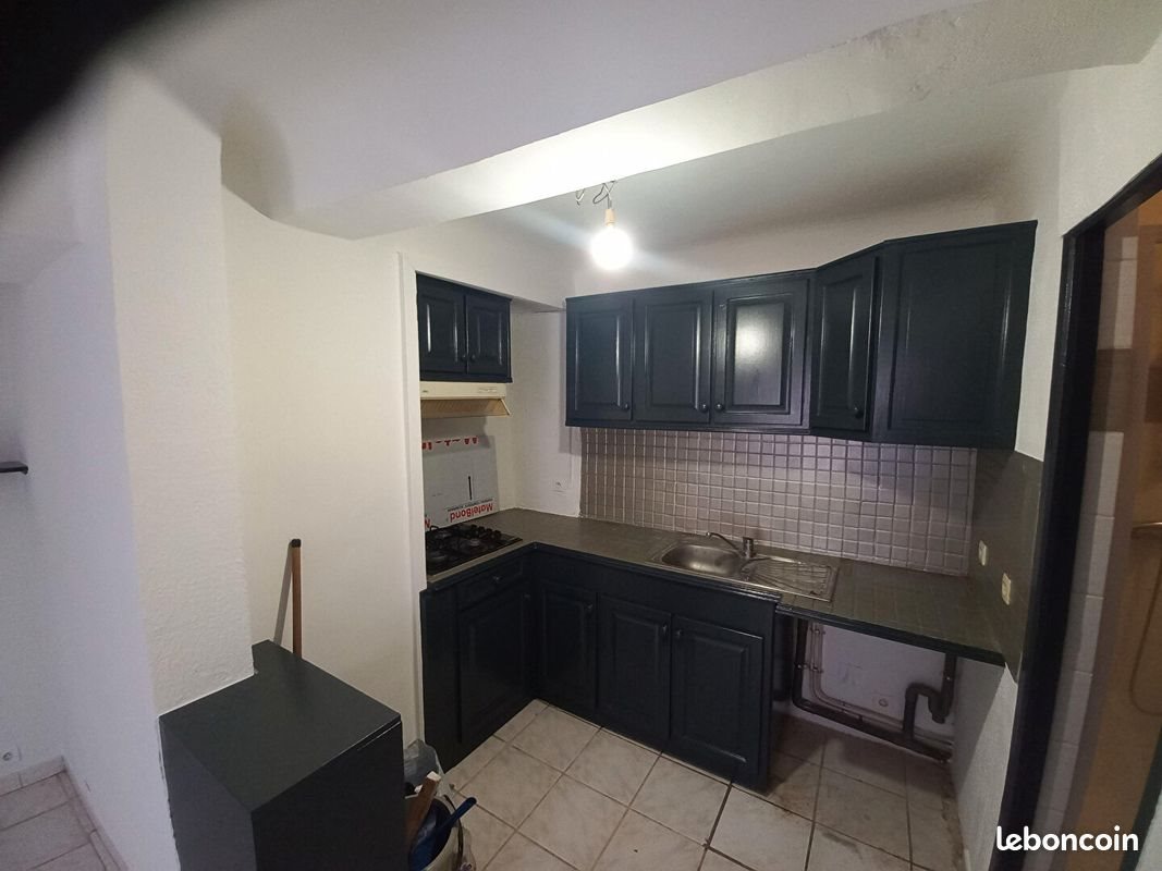 Appartement à louer, 31m², La Roquebrussanne