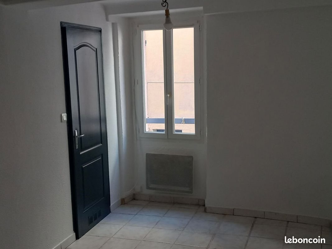 Appartement à louer, 31m², La Roquebrussanne