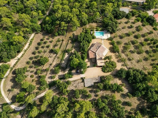 Maison 11 pièces 298 m² · à Carcès · 298 m² · 995 000 €