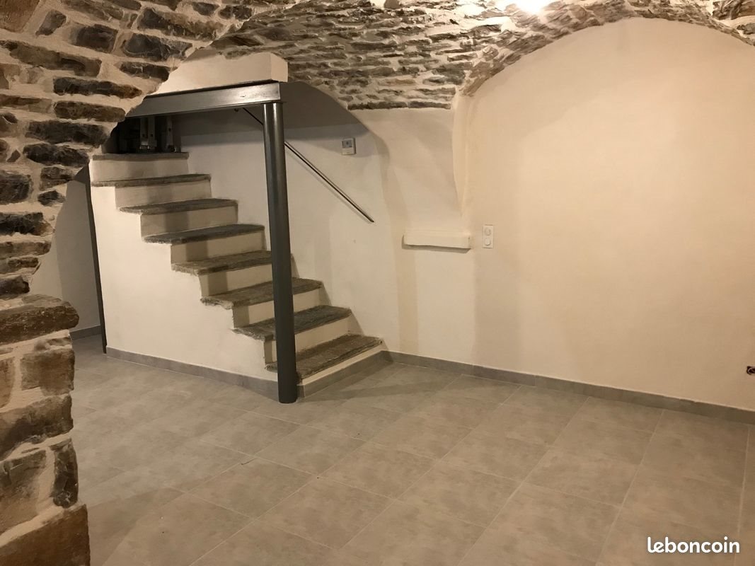 Maison à louer, 73m², Claret